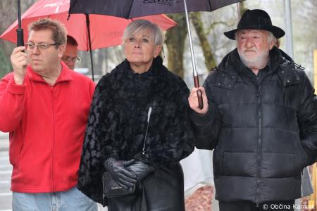 Dobrodošel mamut v Kamniku je dobil svoje mesto bronasti mamut v naravni velikosti, ki stoji v Mamutovem parku (24)